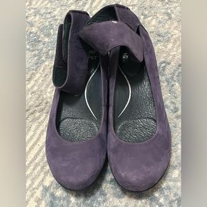 Purple danskos